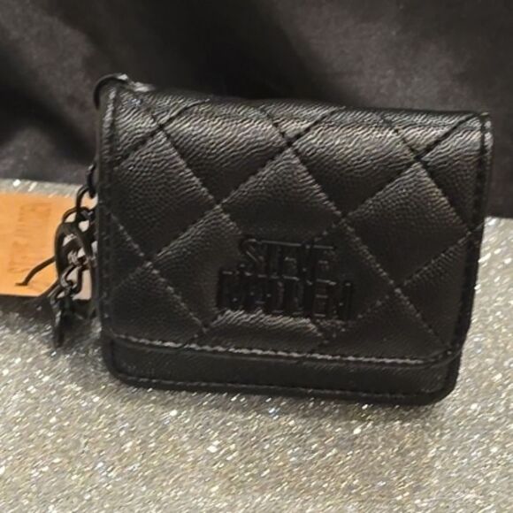 Steve Madden BWren Quilted Flap Wallet w/Key Chain- Black - Picture 5 of 9